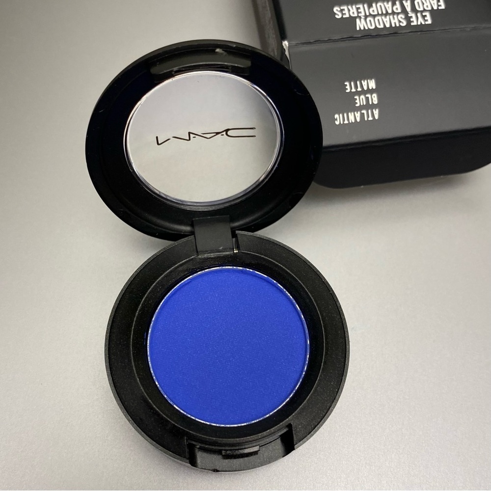 MAC “Atlantic Blue” Eyeshadow - Picture 5 of 5